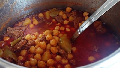 Nohut pişirirken 1 tatlı kaşığı eklerseniz daha iyi pişiyor! Ve kabuklanma olmuyor