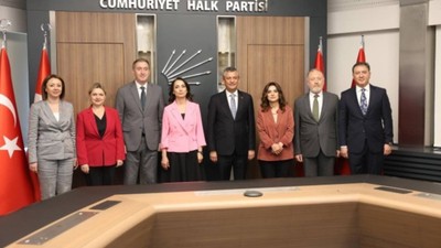 DEM Parti siyasi parti turlarına devam ediyor: DEM Parti heyeti CHP Lideri Özel ile görüştü