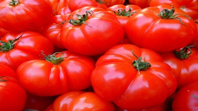 Salçalarınız Küflenmeyecek! Domates Salçasını Uzun Süre Saklamanın Sırrı