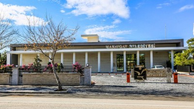Manavgat Belediyesi'ne de 'yolsuzluk' operasyonu: Belediye Başkanı gözaltında