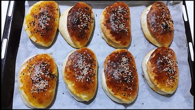Yapımı en kolay 2 poğaça. Hazırlaması 10 dakika sürüyor.. Asla Bayatlamıyor