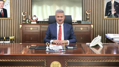 'İrtikap' soruşturmasında tutuklanan AKP'li başkan görevden uzaklaştırıldı