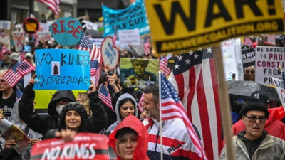 ABD'de milyonlar 'Kral'a Hayır' diyor: Trump'a karşı 'tarihi' protesto hazırlığı