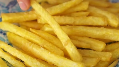 Çıtır çıtır oluyor. Patates kızartırken aşçıların uyguladığı yöntem.
