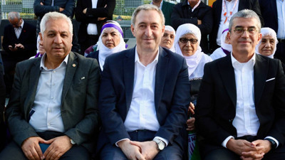 Siyasi parti temsilcileri Esenyurt mitinginde buluştu: 4 büyük değer için bir araya geldik