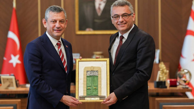 Özgür Özel, Kıbrıs Cumhurbaşkanı Erhürman’ı ziyaret etti