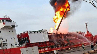 Ukrayna'da Türk gemisine drone ile saldırı: 16 mürettebat tahliye edildi