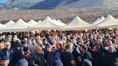 Artvin Murgul'da halk ÇED toplantısını engelledi: "Siyanüre geçit yok"