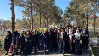 Şüpheli şekilde yaşamını yitiren gazeteci Dilan Karaman son yolcuğuna uğurlandı