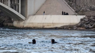 Dicle Nehri'ne düştüğü iddia edilen çocuk bulunamadı