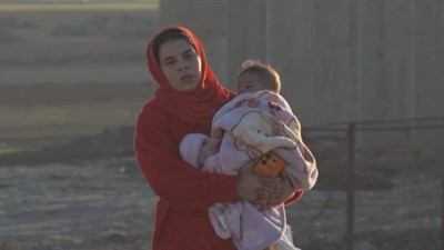 Tabka'dan geçmeye çalışan Efrinli aileye ateş açıldı: 1 ölü, 2 yaralı