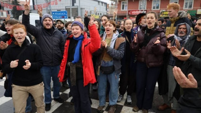 Halklar Karavanı üyeleri sınır dışı edilmek için İstanbul’a götürüldü