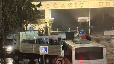 Boğaziçi'nde gece operasyonu: TOMA'lar getirildi, kulüp odaları boşaltıldı