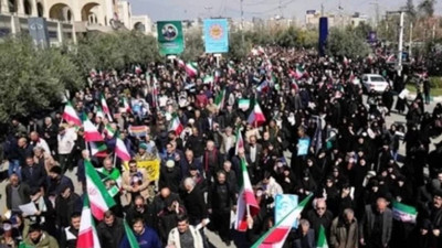 İran'da cuma namazı sonrası ABD ve İsrail protestosu