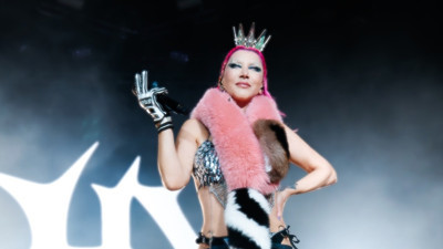 Hande Yener'e 'zıplamayan Tayyipçi' soruşturması