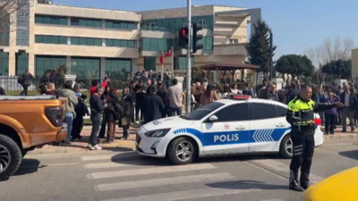 Kepez Kaymakamlığı'nda ateş açan şüpheli 4.5 saat sonra teslim oldu