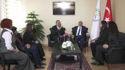 CHP’den DEM Parti’ye bayram ziyareti: 'Tüm seçilmişler özgürlüğüne kavuşmalı'