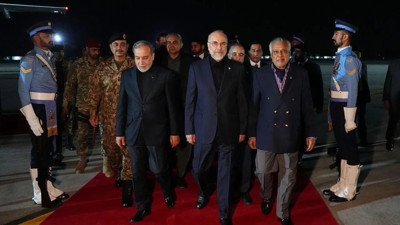 ABD ve İran heyetleri müzakereler için İslamabad'da: Masada 2 kritik başlık var