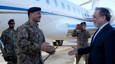 Pakistan heyeti Tahran’da: Diplomasi trafiği hızlandı