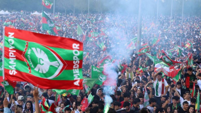 Amedspor binlerle şampiyonluğu kutladı: 'Onlar takım, sen kimliksin'