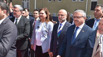 AKP'ye geçen Burcu Köksal törenle karşılandı: 'Yeni dönem' vurgusu