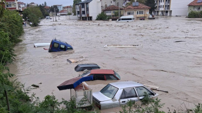 Sağanak ve dolu birçok kentte hayatı felç etti