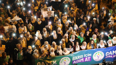 'Barış için adım at' yürüyüşleri... Eş Genel Başkanlar atılması gereken adımları sıraladı: 'Bu adımlar tıkanıklığı giderecektir'
