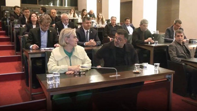 CHP’den 'butlan' kararına karşı gece nöbeti