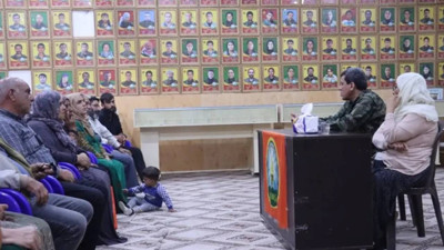 Mazlum Abdi esir aileleri ve serbest bırakılanlarla görüştü