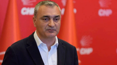 Müslim Sarı: 'Kurultay yapmamız hukuken imkânsız, Özgür Özel'in grup başkanlığı iptal edilebilir'