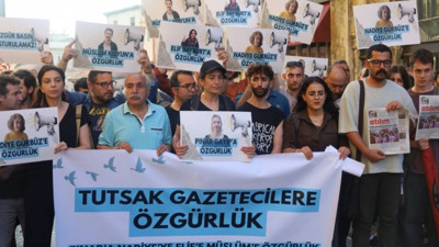 Taksim'de tutuklu gazeteciler için eylem: 'Özgür basın susturulamaz'