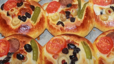 Yapılışı öyle kolay ki - Pizza poğaça yapmanın en kolay yolu...