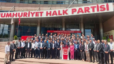 CHP il başkanları Genel Merkez önünde açıklama yaptı: 10 gün içinde kurultay