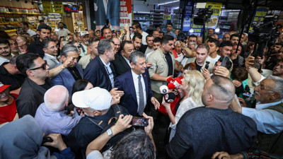 Özgür Özel yeni yol haritasını belirledi: Miting yerine saha ve esnaf ziyaretleri