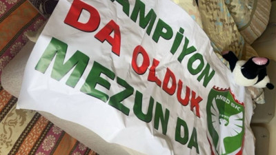 Mezuniyet töreninde Amedspor pankartına saldırı