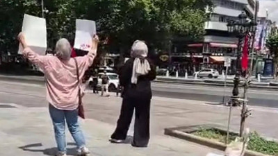 Ankara'da NATO protestosunda iki kadın gözaltına alındı