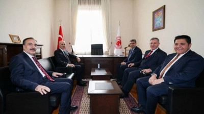 Kurtulmuş, Yeni Yol Gurubu’nu ziyaret etti