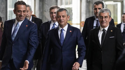 Özgür Özel 'Yeni Parti'nin kuruluş dilekçesini bugün veriyor; Kurucular Kurulu toplanacak