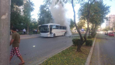 Polis servis aracına bombalı saldırı - Resim : 1