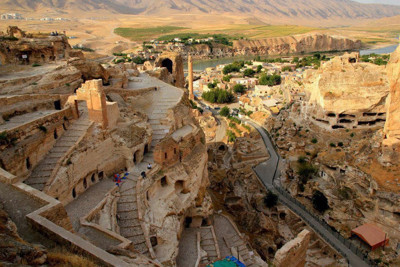 Hasankeyf 'gülün başı'dır, insanın değil doğanın eseridir - Resim : 3