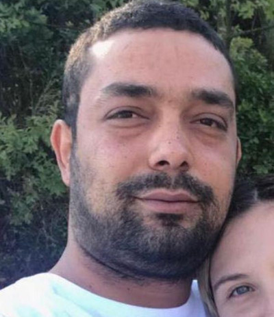 CHP’li vekilin yeğenine silahlı saldırı: 2 yaralı - Resim : 1