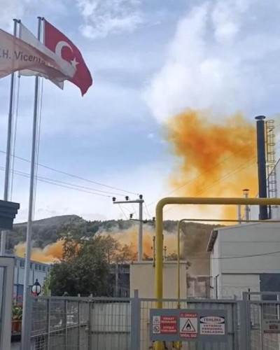 Kimya fabrikasında patlama: 1 ölü, 6 yaralı - Resim : 1