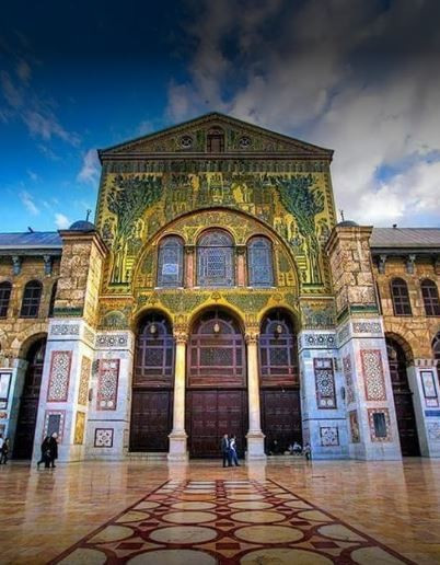 Emevi Camii’ne namaza giderken! - Resim : 1