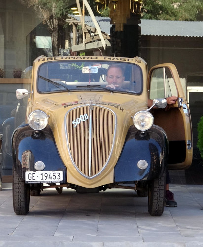 İsviçreli yazarın 68 yıl önceki seyahatini, onun 1948 model aracıyla tekrarlıyor - Resim : 4