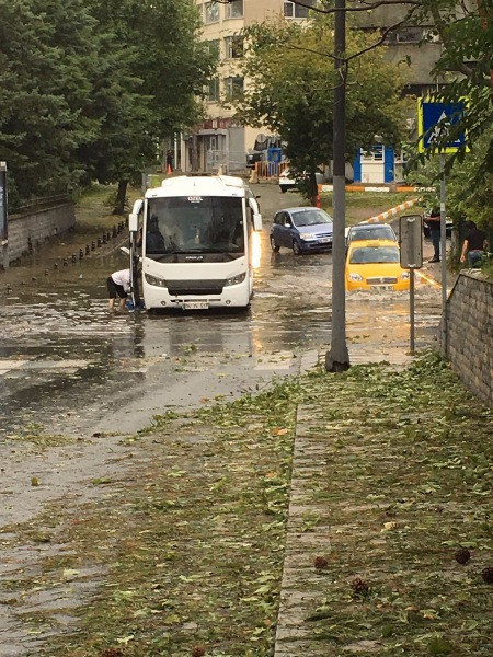 İstanbul'da dolu, sel ve yangın - Resim: 14