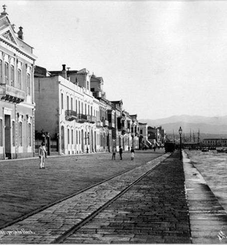 ‘Güzel İzmir’ de yağmaya teslim ediliyor… - Resim : 1