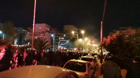 Atina'da polis şiddetine karşı gösteri: 1 polis ağır yaralandı - Resim : 2