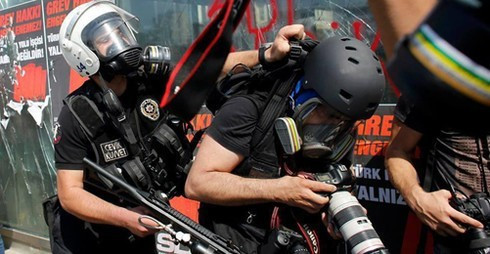 'Kadın gazetecilerin yüzde 53'ü şiddet görüyor' - Resim : 2