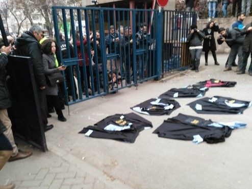 Akademisyenlere polis şiddeti - Resim: 2