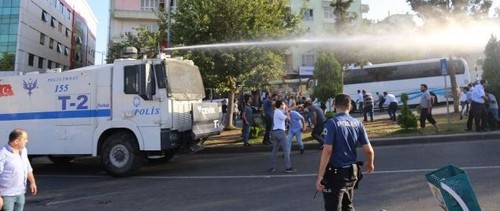 Urfa'daki komşu kavgası Suriyelilere karşı ırkçı saldırıya dönüştü - Resim : 1